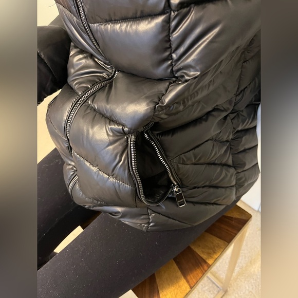 GUESS Women’s Hooded Puffer Jacket – Black – Size M - Picture 9 of 16